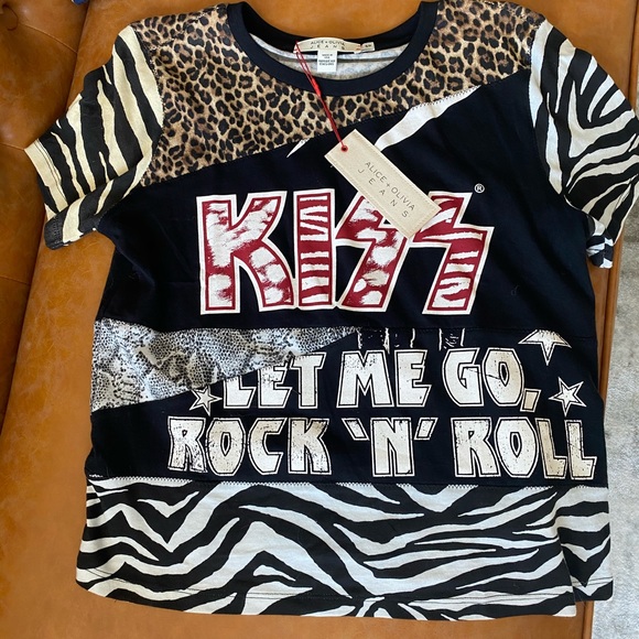ALICE + OLIVIA Patchwork  Kiss Band Tee - Picture 6 of 8